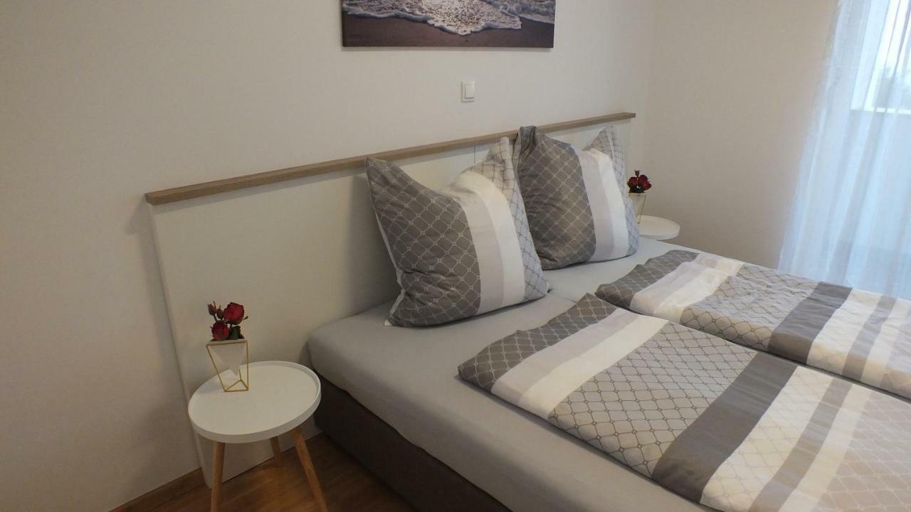 Apartment Paulina Novalja Exteriér fotografie